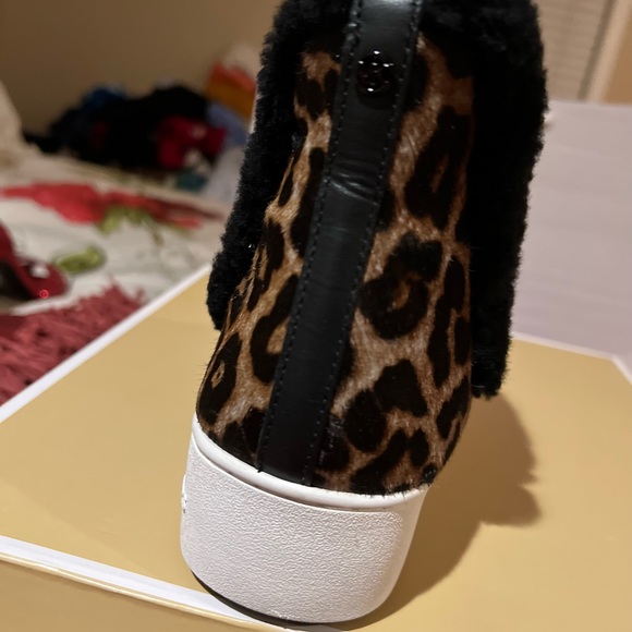 Michael Kors Ashlyn Shearling Lined Bootie   in Leopard print  Sz 8.5  RARE - Picture 13 of 15